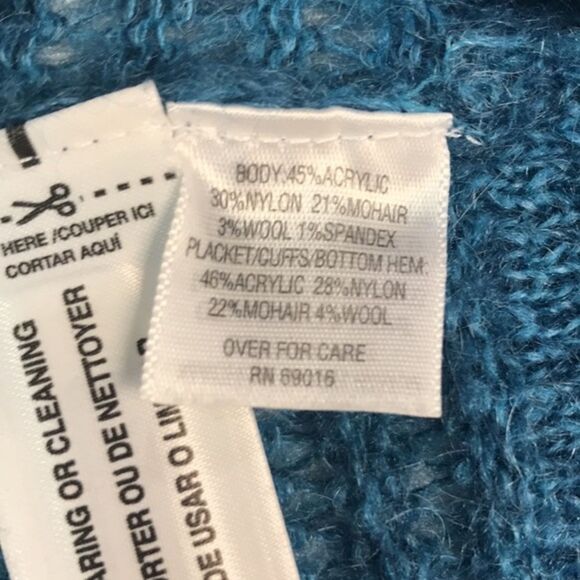 Soft Oversized Cardigan Sweater With Pockets - Picture 6 of 12